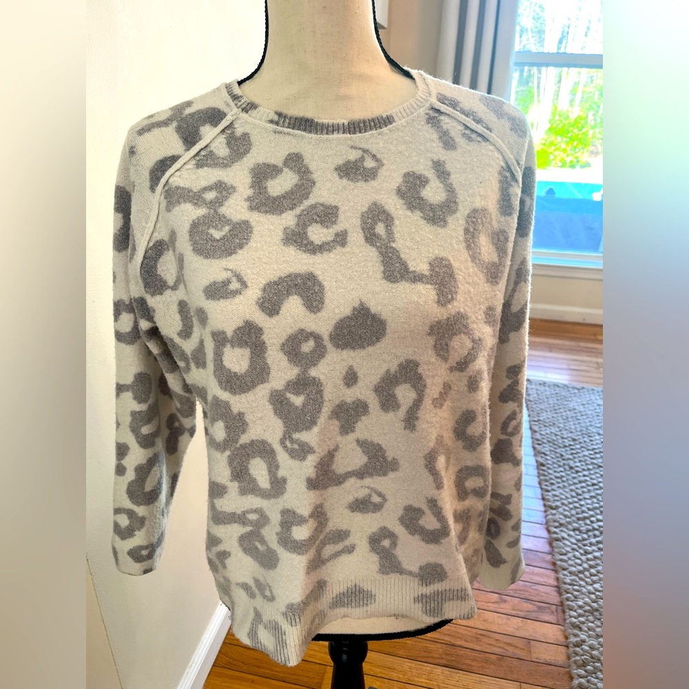 Charlie B Women’s Leopard Print Reversable Sweater - Gray/White Size medium